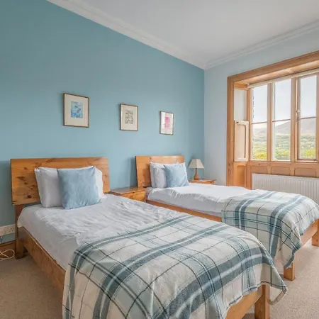 The At Brantwood, 4 Bedroom House With Views And Access *