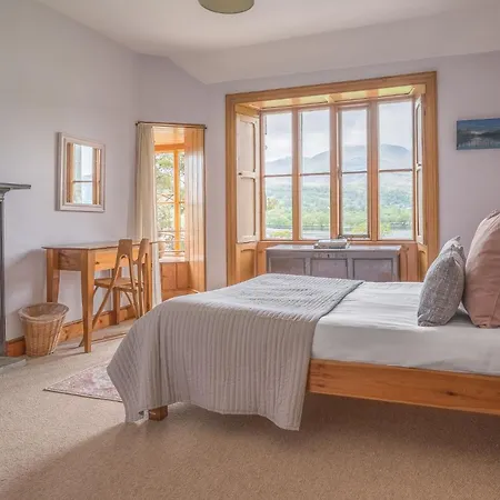 The At Brantwood, 4 Bedroom House With Views And Access Coniston