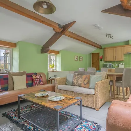 The At Brantwood, 4 Bedroom House With Views And Access 科尼斯顿