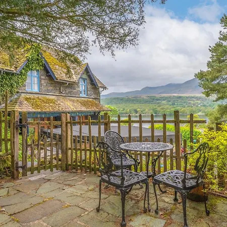 The At Brantwood, 4 Bedroom House With Views And Access